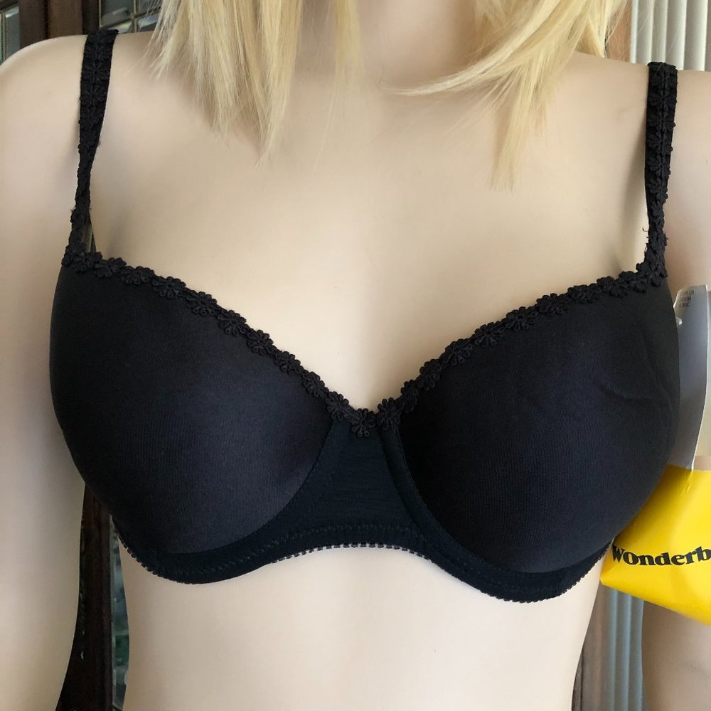 Wonderbra 7764 Push-Up Molded Cup Bra Size 34B Black Padded Daisy Trim UWire New